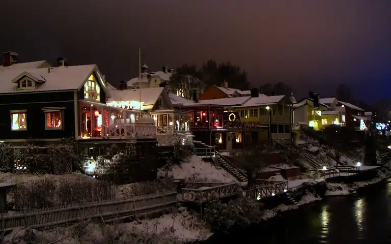 Hus vid Gävleån i Gävle